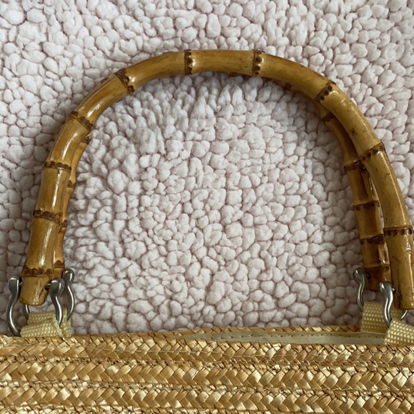 Tan straw bag with bamboo handles - Picture 7 of 8